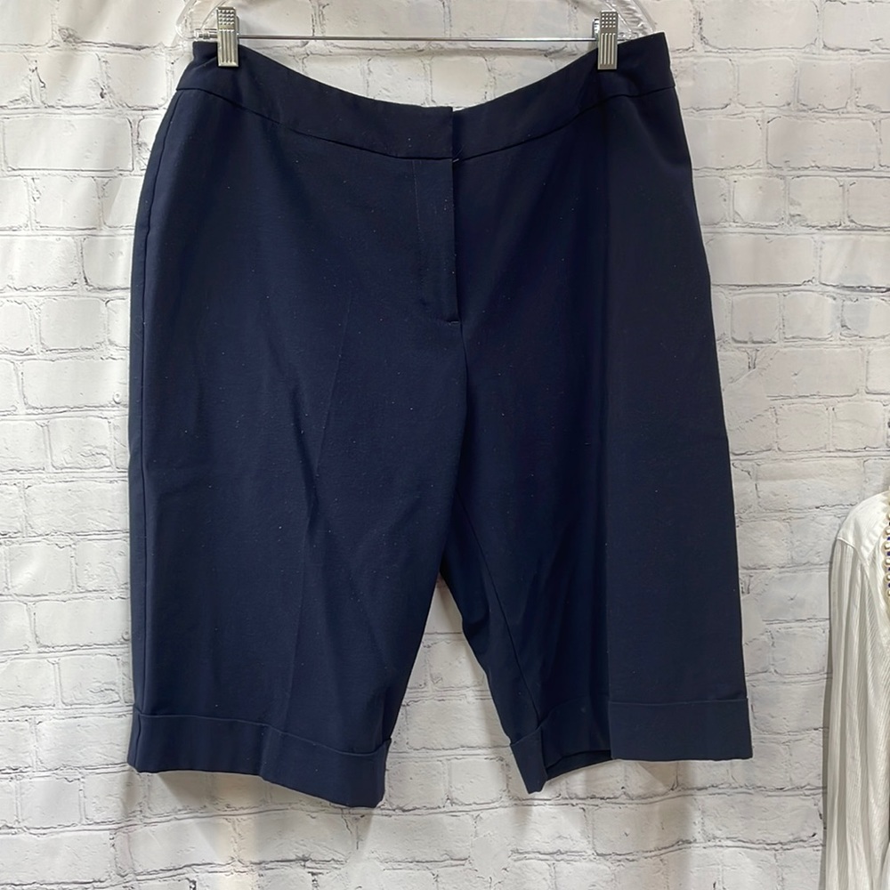 Hannah Career size 16 Capri/long shorts